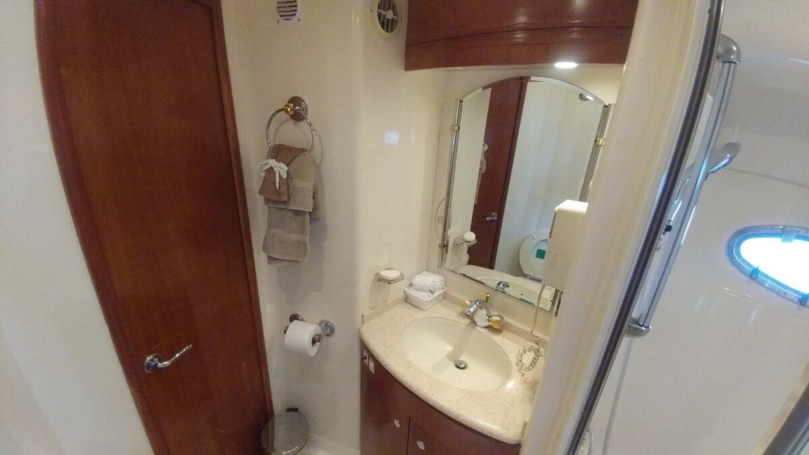 Máxima Amplitud y Confort Premium: La Experiencia Carver 55