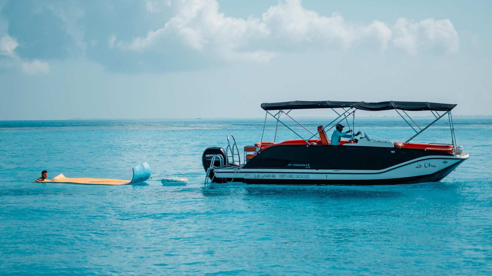 Atardeceres Mágicos y Diversión Dinámica: La Experiencia Bowrider 28 FT