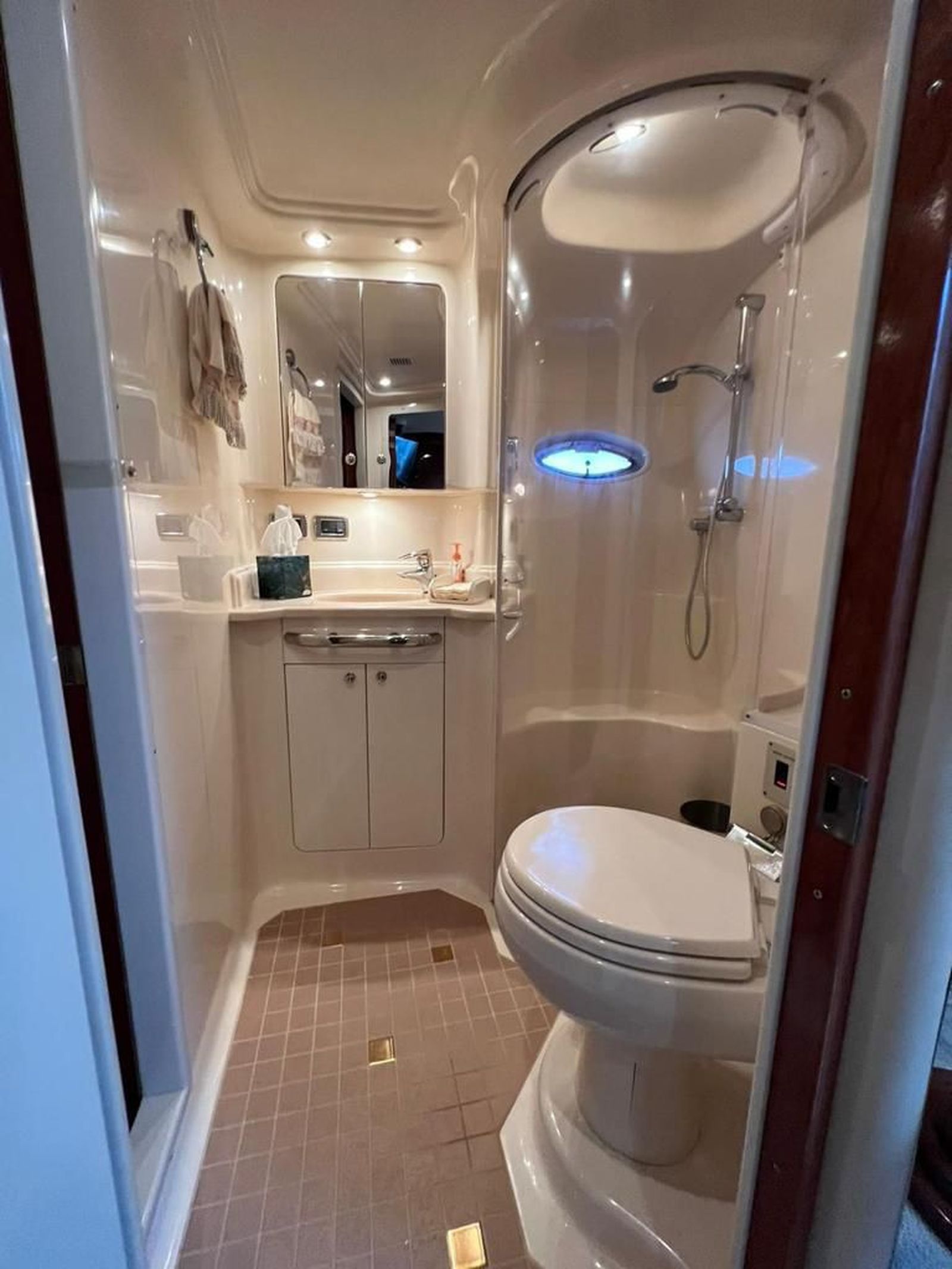 Privacidad, Espacio y Lujo a bordo del Leopard 47